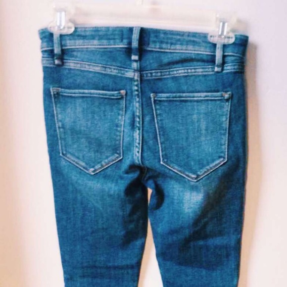 A&F dark wash skinny jeans still has tags! :) - Picture 2 of 4